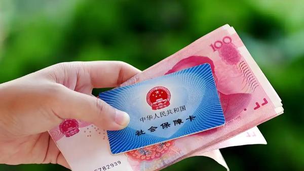 这项政策标志着长护险正式从“局部试点”迈向“全国建制”，解决了失能家庭最核心的经