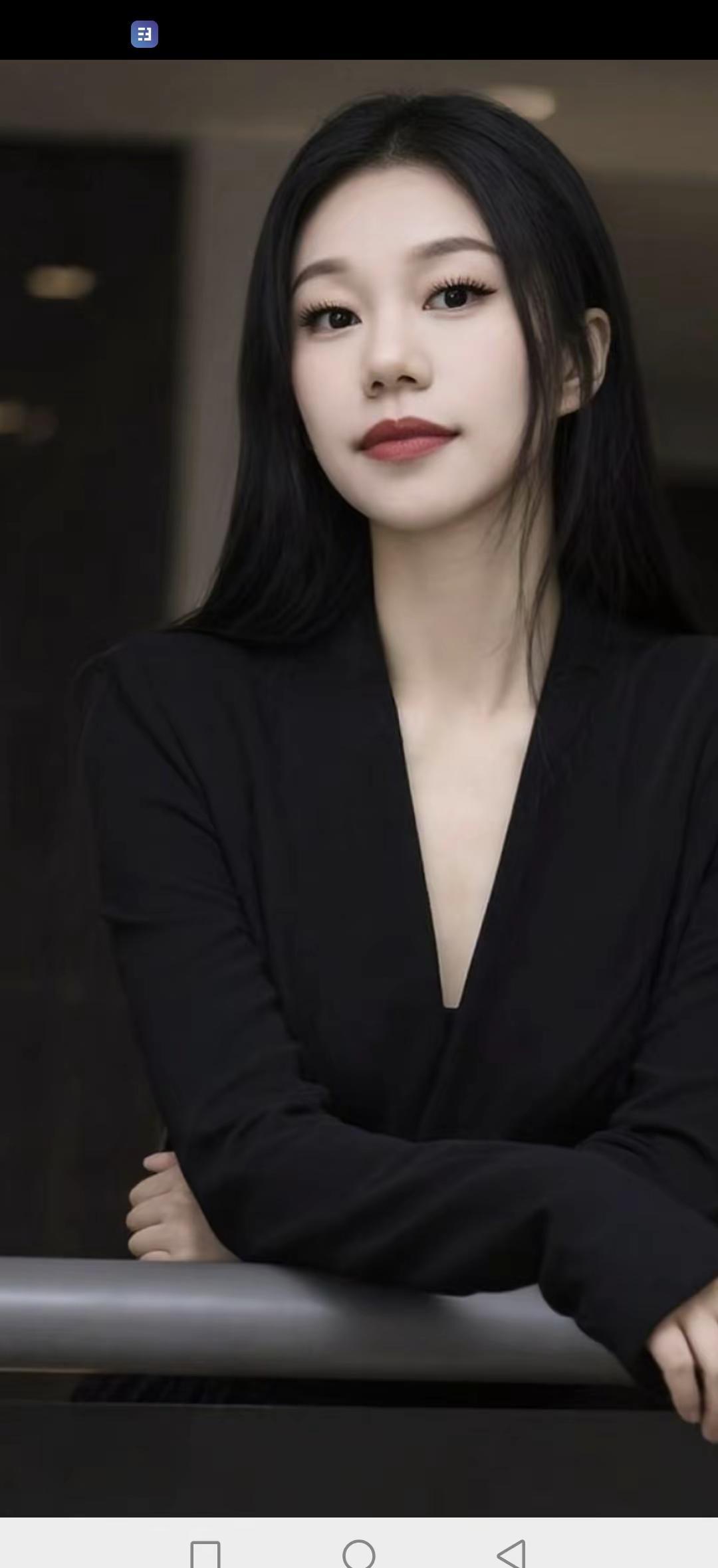 我想把自己养得软软糯糯的，开开心心的，穿得漂漂亮亮的，说话温温柔柔的，一副与世无