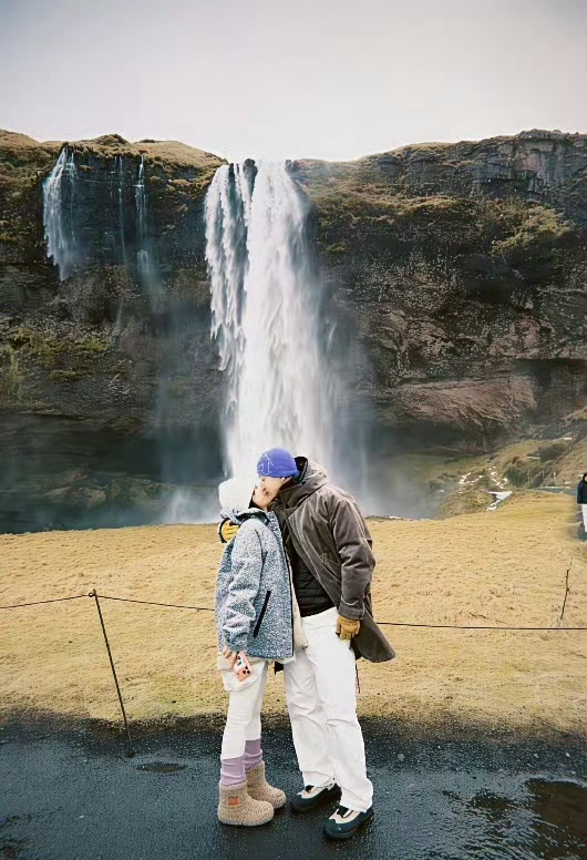 李嘉格 我忍不住就想晒 被吃了一嘴的狗粮 姐真的好洒脱！ 