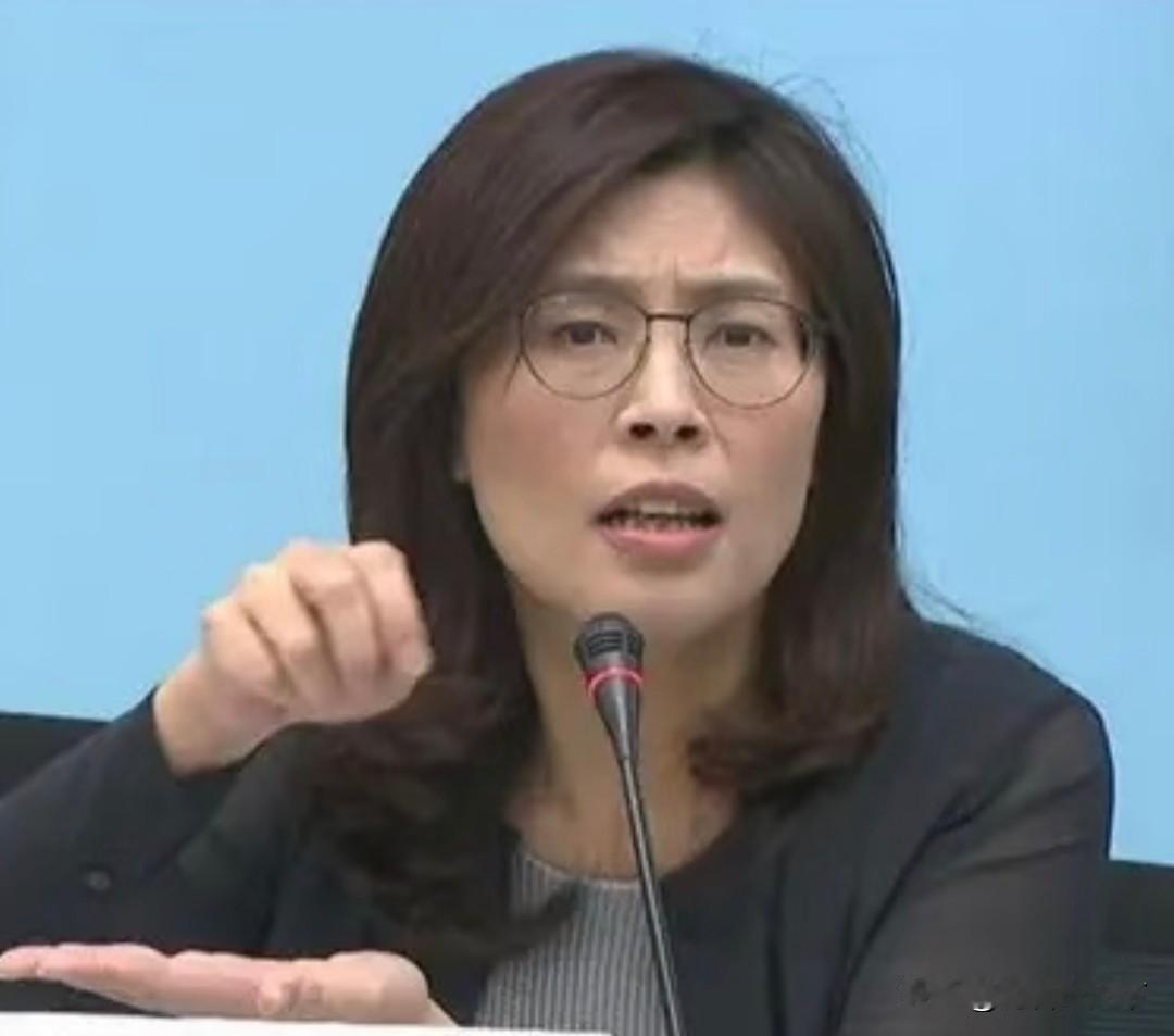 郑丽文说“台不独若陆统，就自卫反击”的论述，说明他还没有认清一件事，古今中外，统