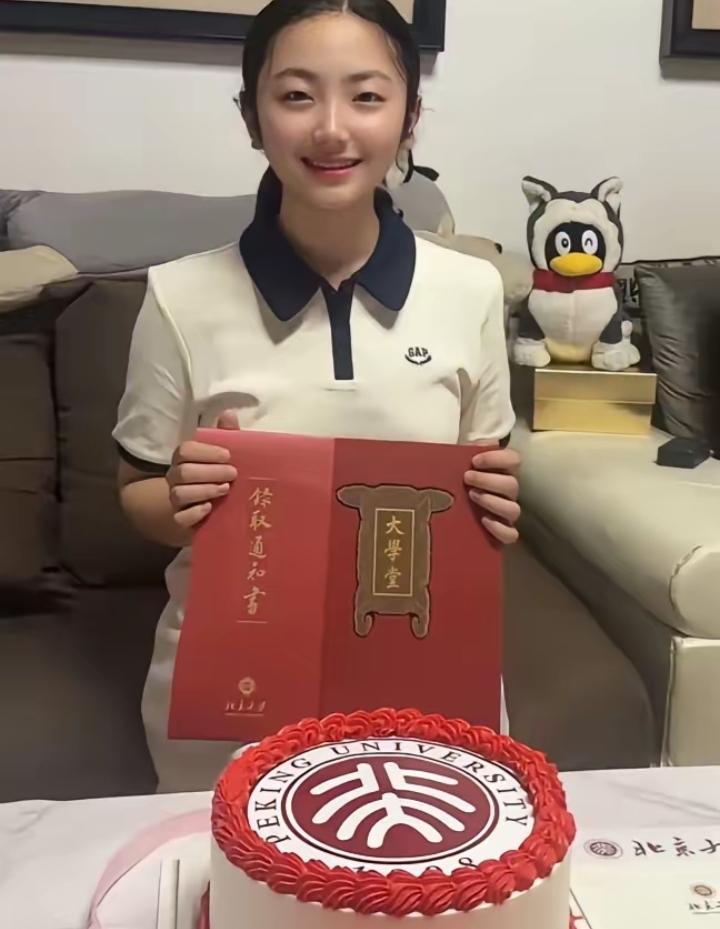 寒门亦能出贵子，2025年刷屏全网的甘肃清华北大兄妹，与2023年感动全国的天水