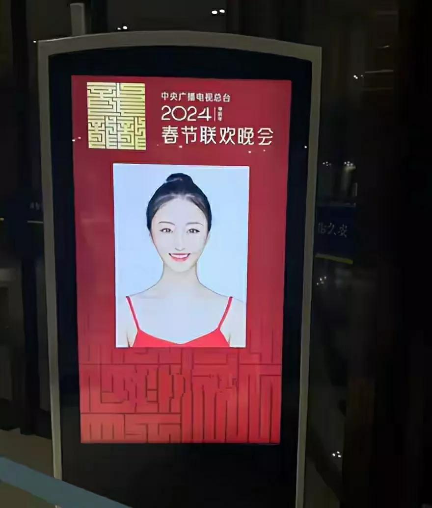 一位桃李杯获得者，评荷花奖舞蹈演员去做席间表演！

这个题目是我想了半天才推敲出