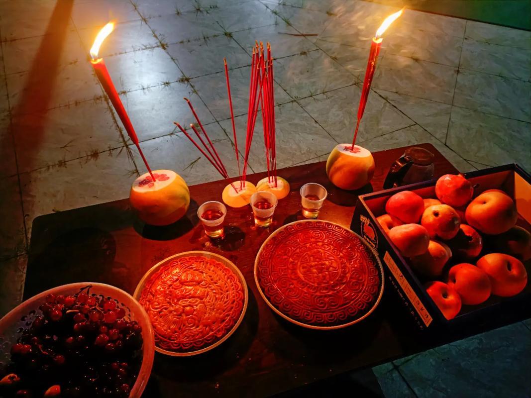 有位来自粤西的大老板，昔日不过是乡村里的穷小子。
早年他外出打工挣钱，后来开启了