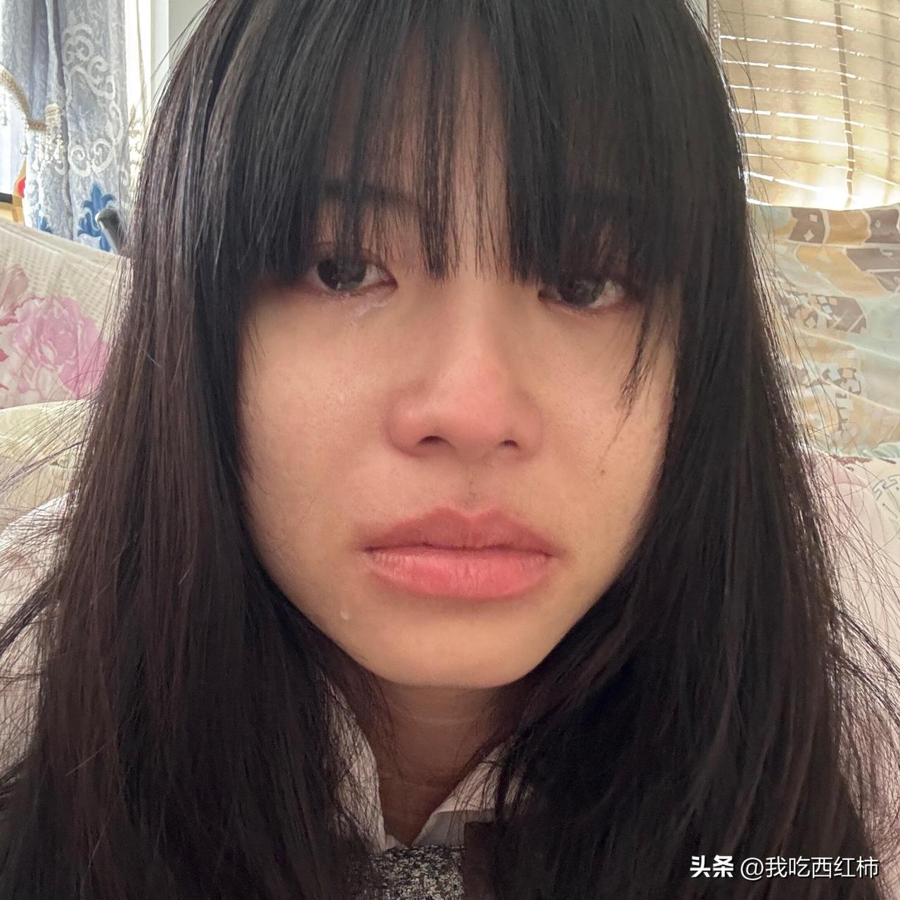 每次生理期都很痛苦很愤怒 想尖叫这不公平
月经来了，胸部疼痛，腰痛，小腹痛，感觉