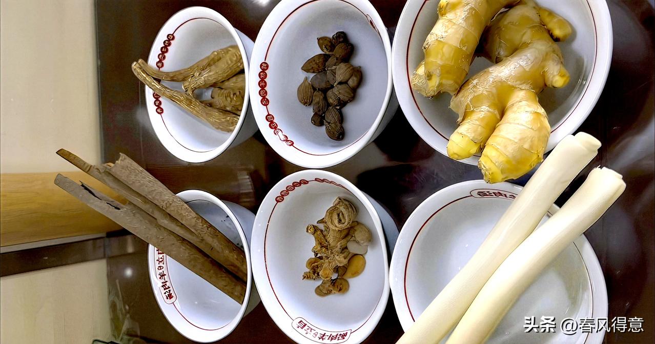 大厨告诉你用下面这张图中香料炖羊汤，有又白又鲜，，，，，