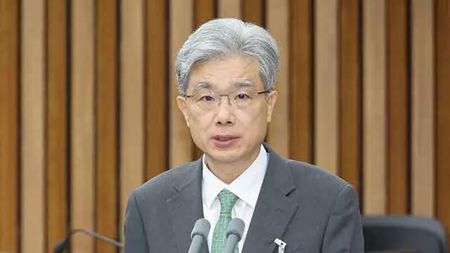金承焕在国会总投票数264票中
获206票赞成、即将出任宪院院长
他去年12月刚