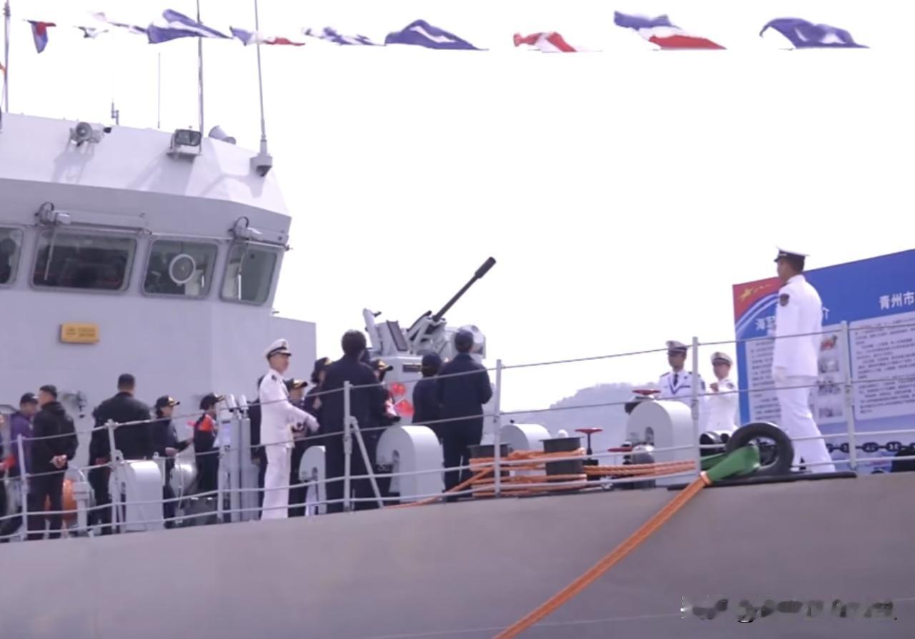 人民海军成立77周年！百年旅顺军港首次向公众开放
23日是中国人民解放军海军成立