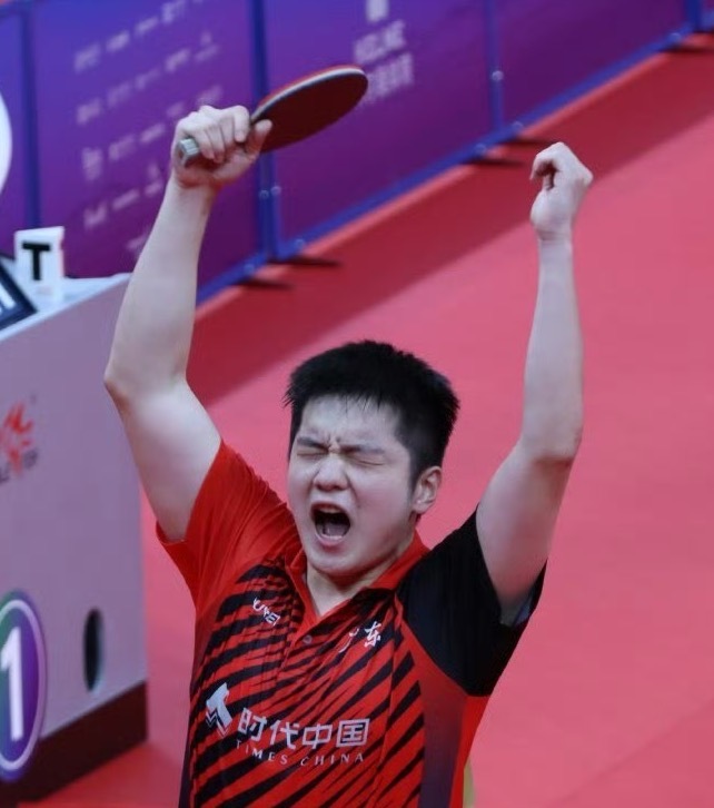 一串二的小脑斧 