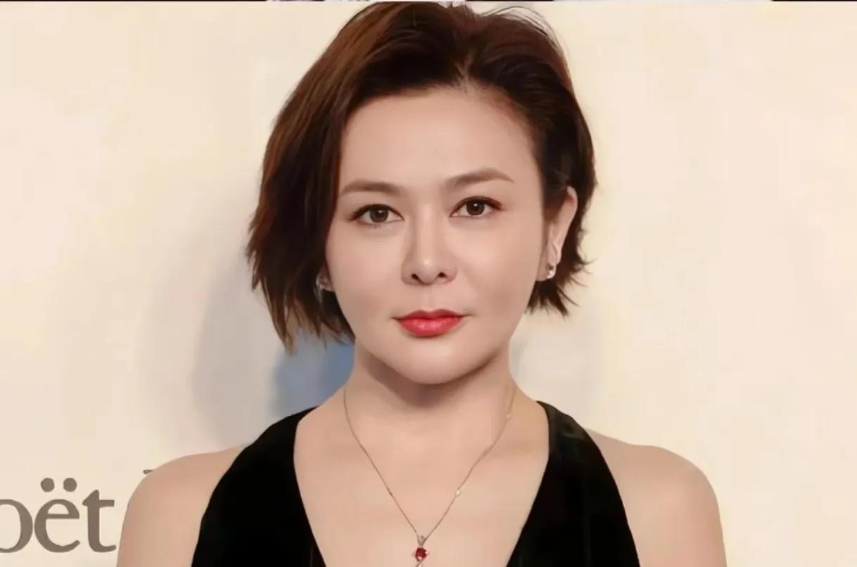 关之琳的2个前夫，4个前男友，却无儿无女


1、文彼得，皮草商人，1980年两
