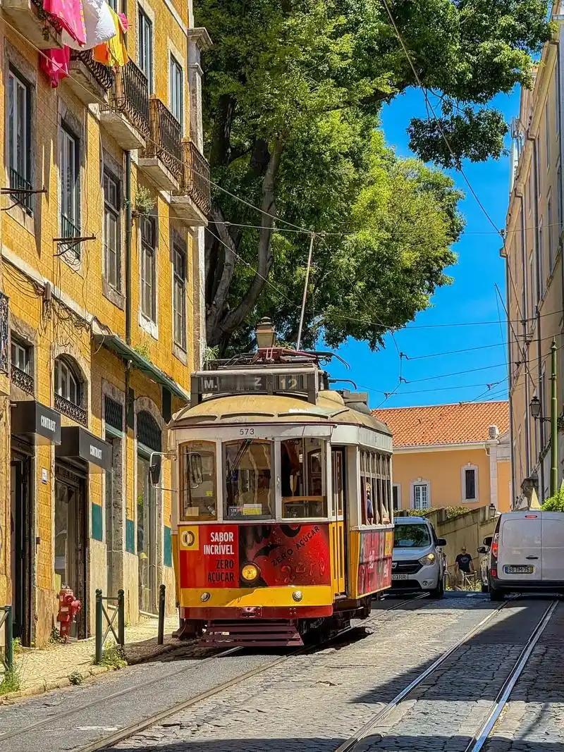 中国游客在海外有多受欢迎？葡萄牙也开始“抢”中国游客了：目标是2026年接待50