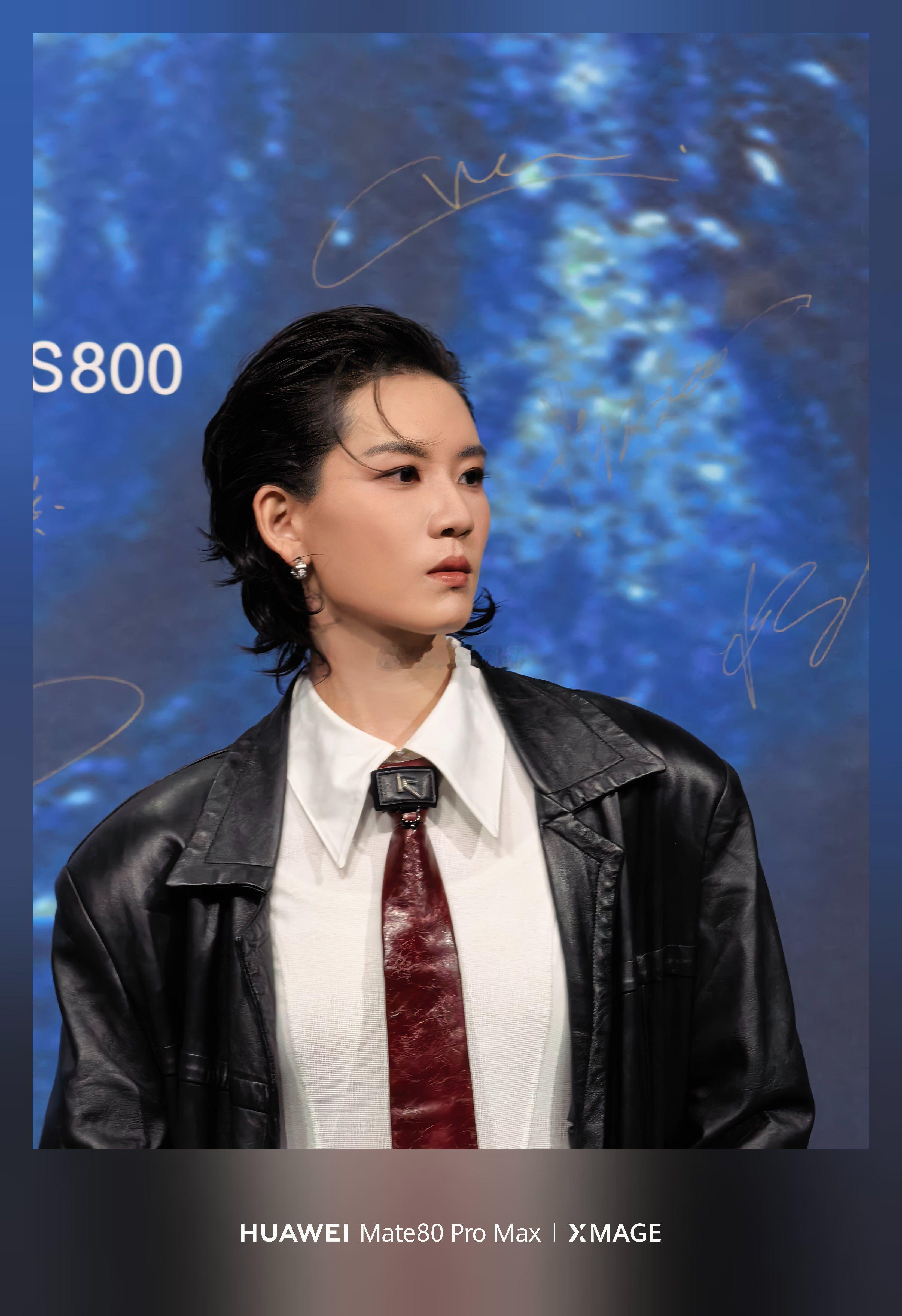 微博之夜最强追星神器感觉这次的微博之夜除了猛猛盯紧自担美貌以外，还被种草了追星神