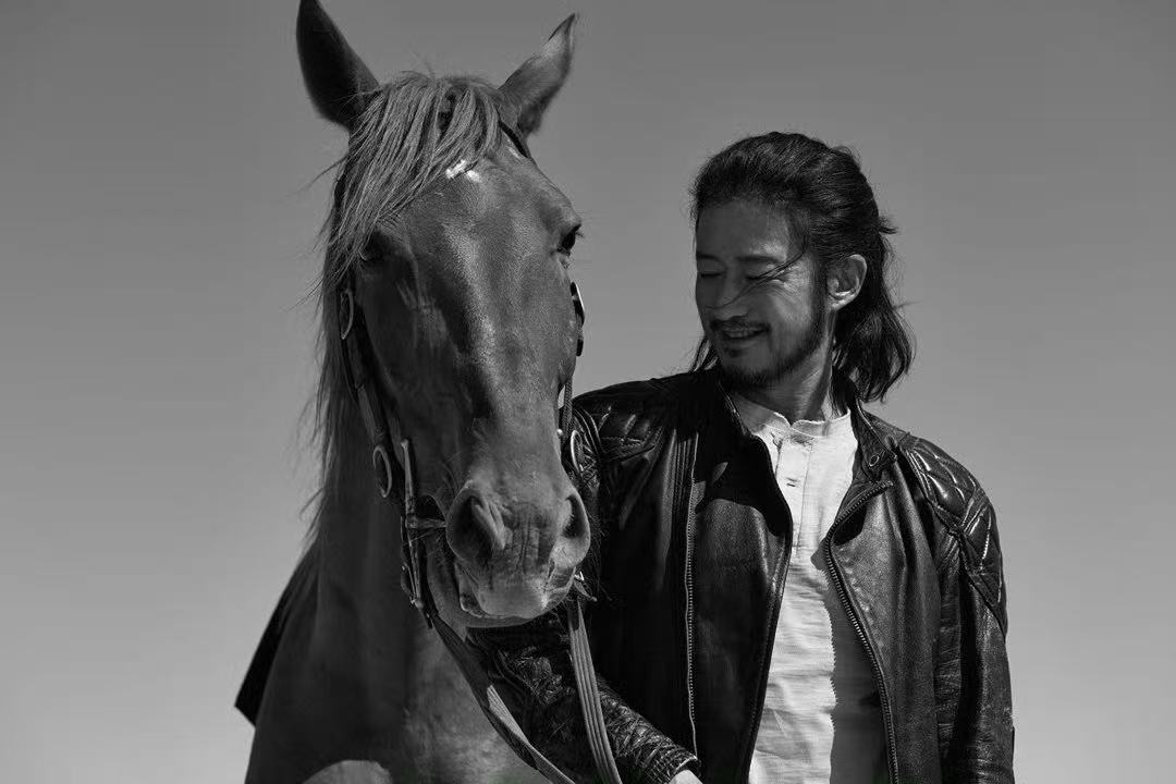 吴京蓄发吴京52岁造型 吴京52岁造型 