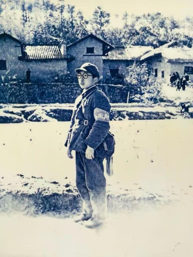 《文无定法》文无定法，写作本就变化莫测。它无关头衔与身份，学识再高，但它们并不能