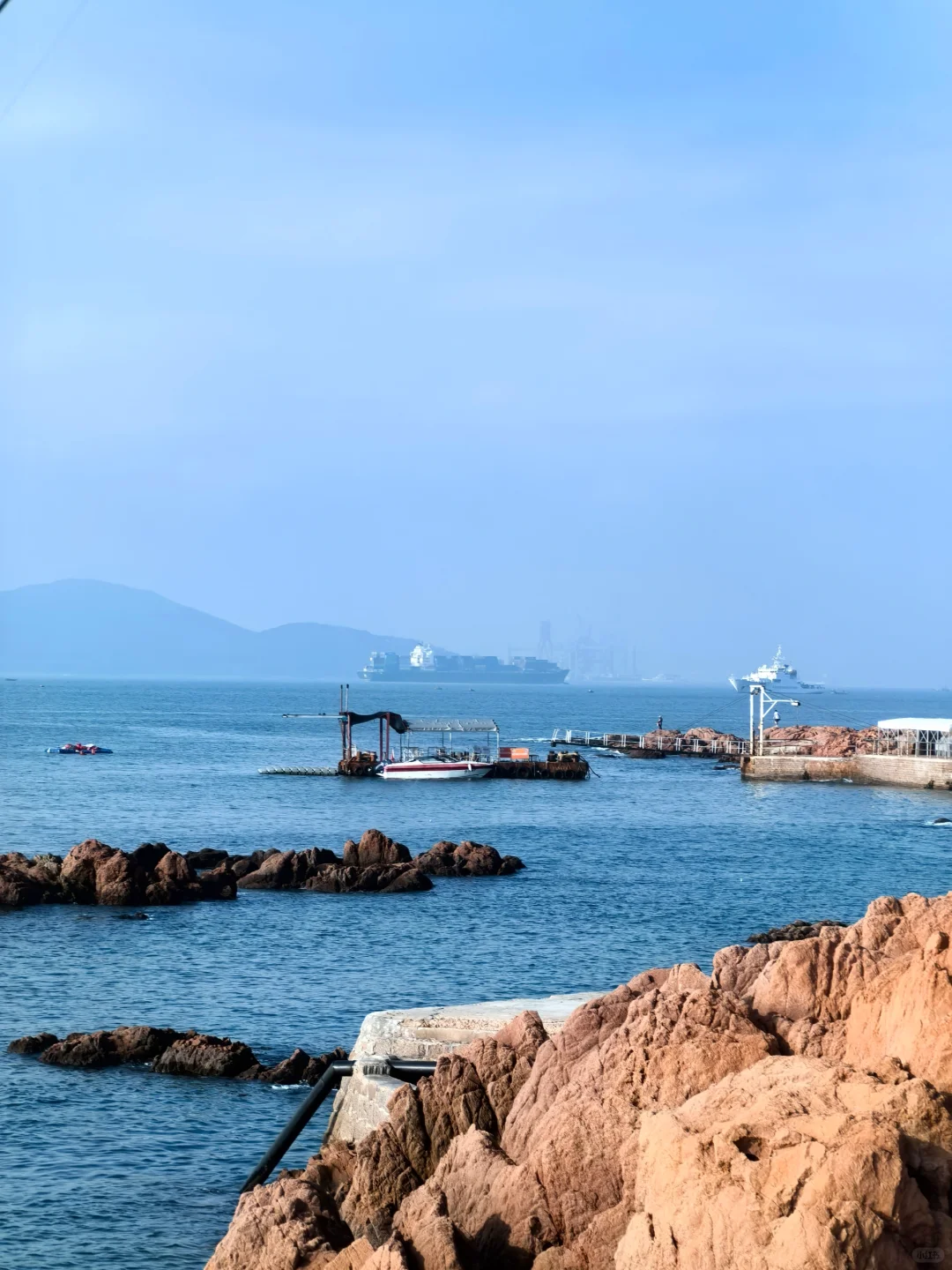 9.11青岛街头实况 多云 晒 攒雨中