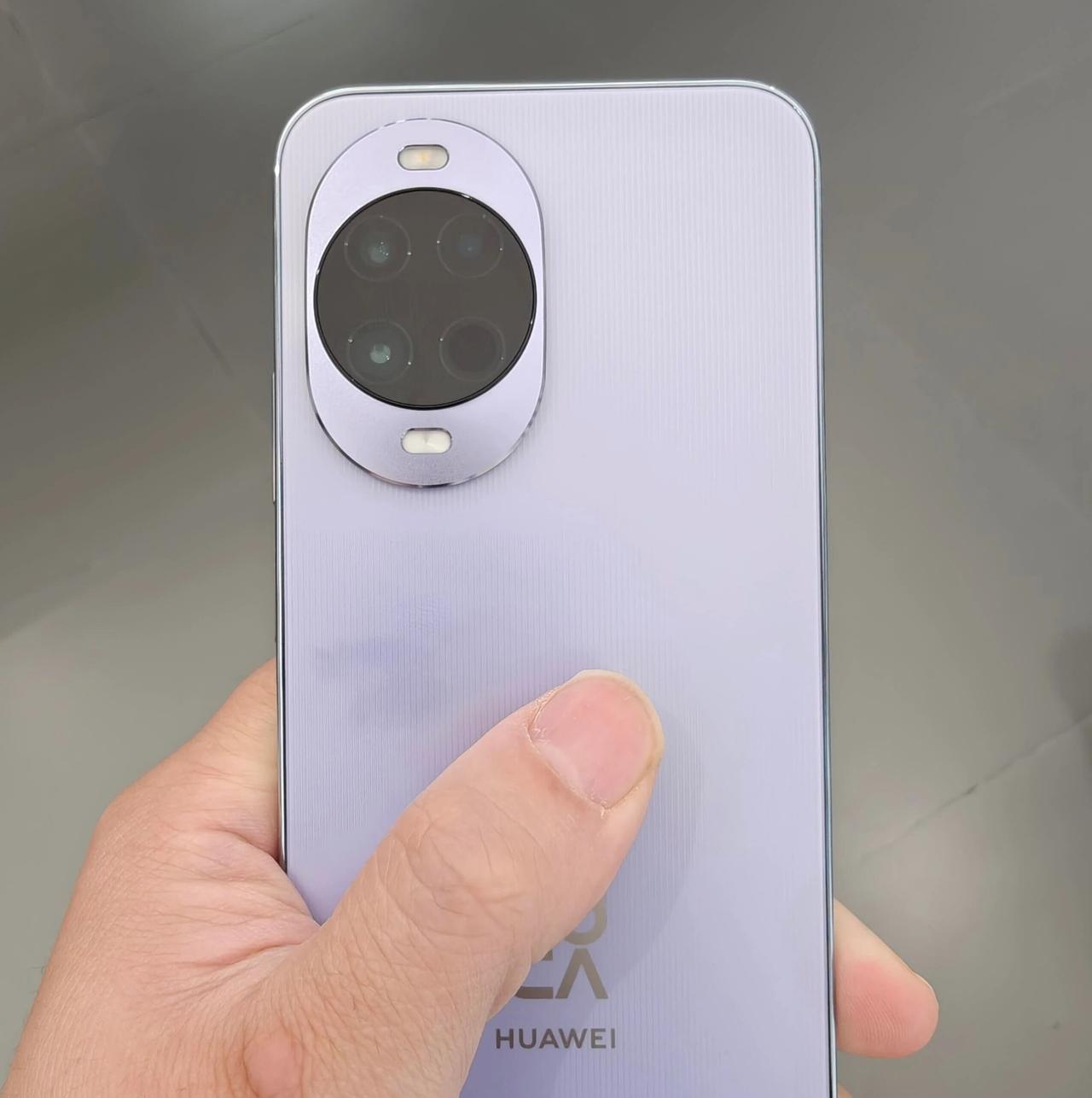 华为nova15上手体验，感受直说① 6.7英寸大直屏

1.5 K直屏 + 1