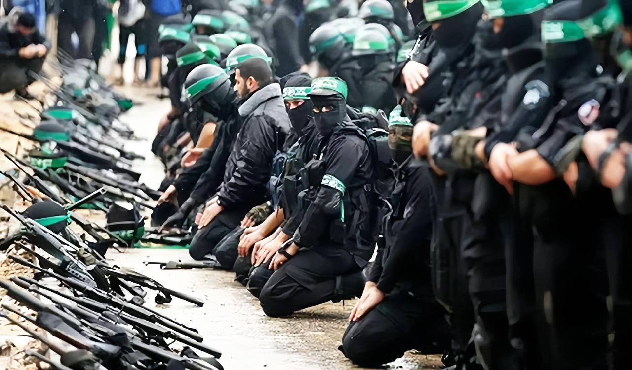 哈马斯投降之谜：是屈服还是蛰伏？
当哈马斯宣布选择投降的消息传来，世界为之震动。