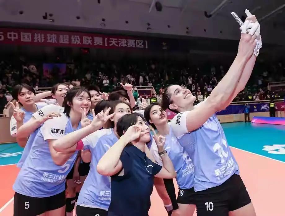 有区别的。常规赛前四的队伍会拥有两个主场，而后四的队伍则只有一个主场可用。