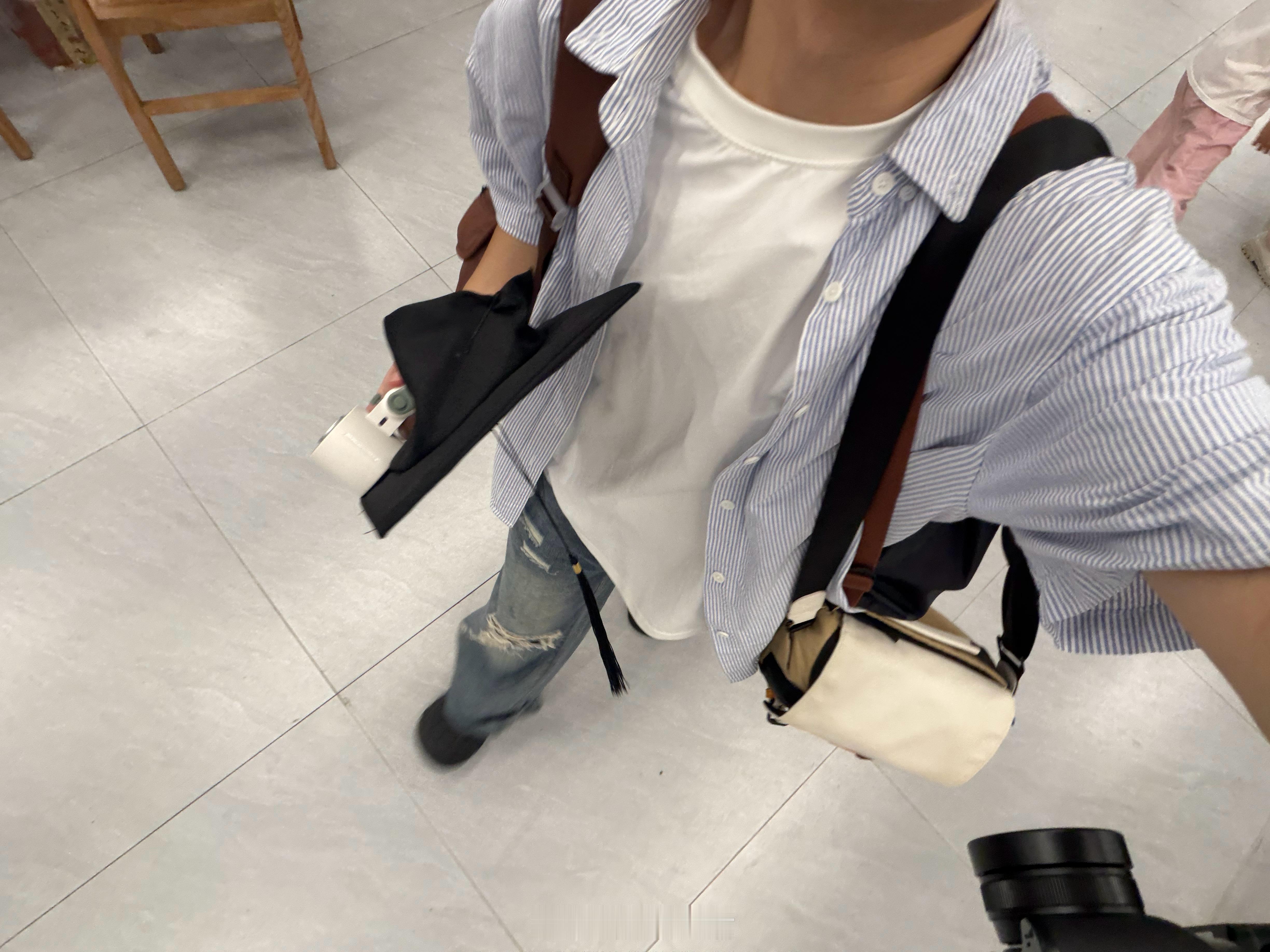 人形支架 