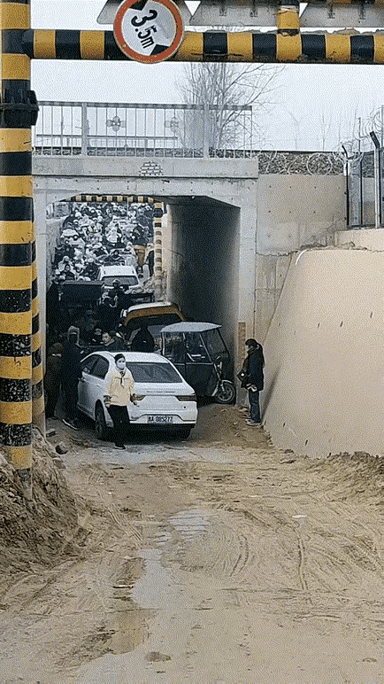 这才是真正的“一夫当关，万夫莫开”[灵光一闪]