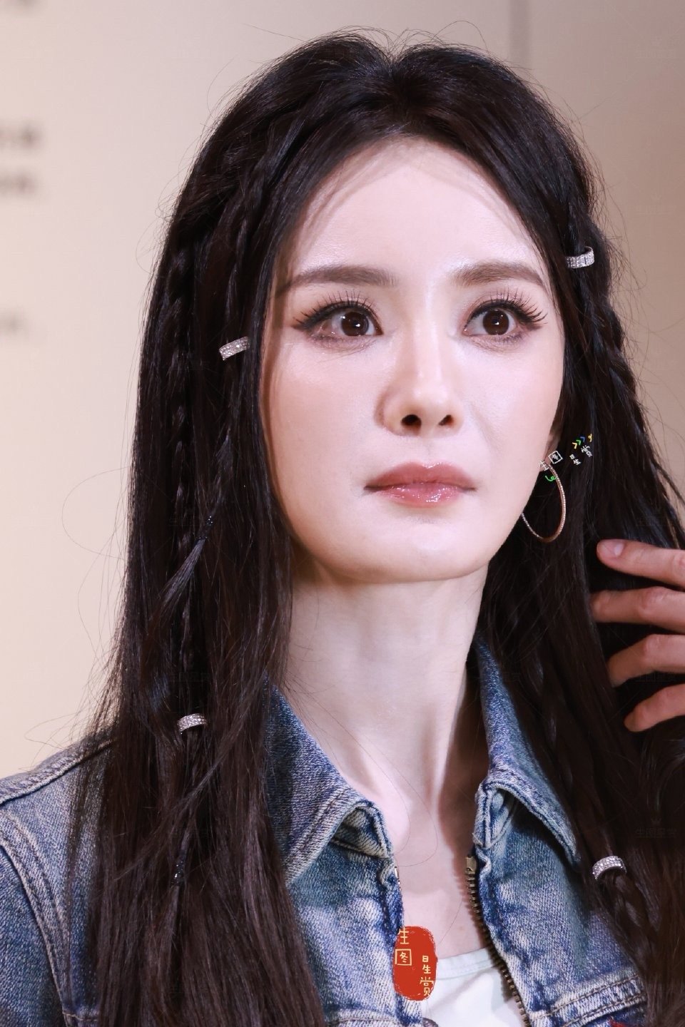 杨幂今日活动生图状态 