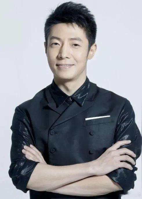 1.撒贝宁和章子怡当年挺甜的，但两人收入、圈子差距太大，女方家里根本不同意，这个