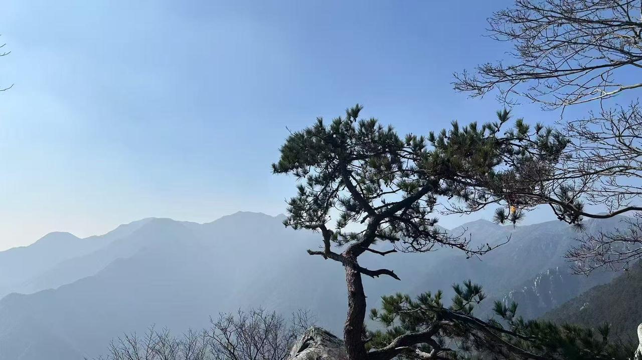 山高水长，岁月温柔，自然的每一次馈赠，都在治愈奔波的我们。把心放宽，把节奏放慢，