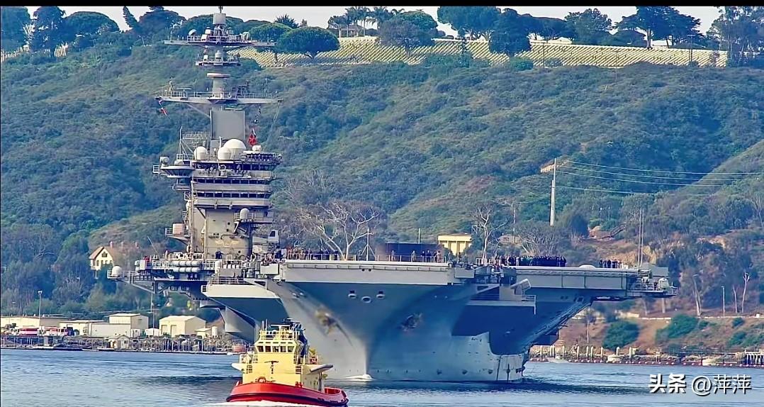 美国海军尼米兹号（CVN-68），尼米兹级核动力航母的首舰，也是全球首艘十万吨级