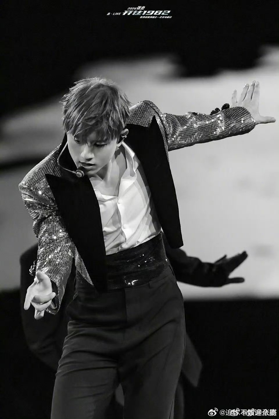 杜华谢娜在张杰演唱会自拍 张杰演唱会喜提神仙同框，杜华谢娜自拍状态好绝 