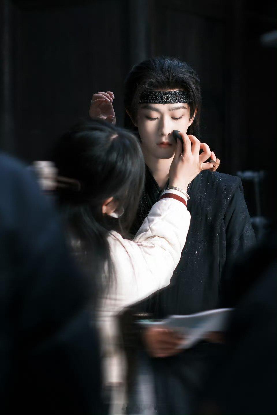 田嘉瑞三米路透正片来了终于等到田嘉瑞飞天路透的正片田嘉瑞蓝白色造型氛围感拉满，三