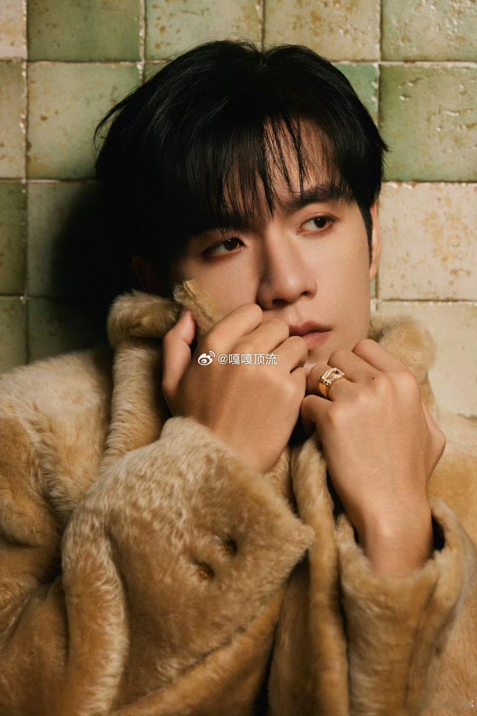 张颜齐老鼠干可以当头发抓夹了 笑不活了家人们！张颜齐这波综艺神操作直接带火“老鼠