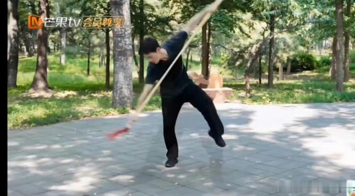 曹骏怎么在舞姬里一眼分辨出刺客 披荆斩棘披荆斩棘舞台试炼开启，曹骏深耕练舞练武，