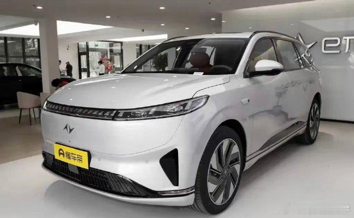 最近了解到，东风奕派eπ008热度不错，新车在6月14日上市，定位于中大型SUV