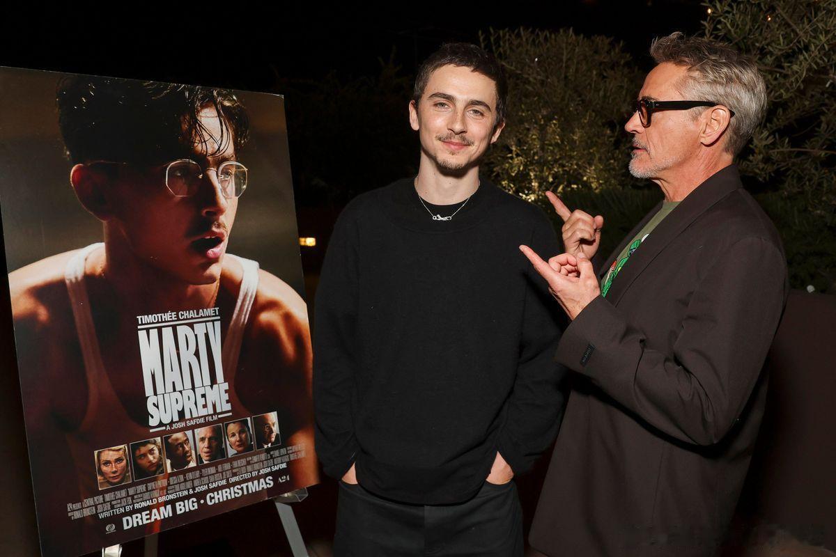 “DUNESDAY”合体！小罗伯特唐尼和甜茶合照了，甜茶还戴了唐尼的眼镜，两人的