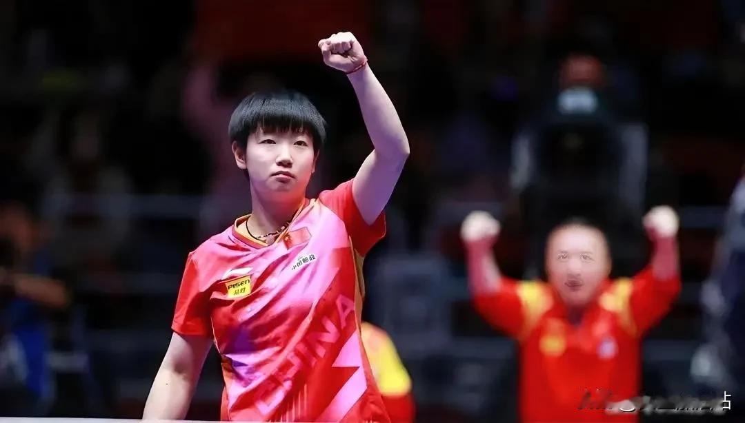 中国体坛现役人气最高的十大女运动员：

1、孙颖莎——女乒
2、全红婵——跳水

