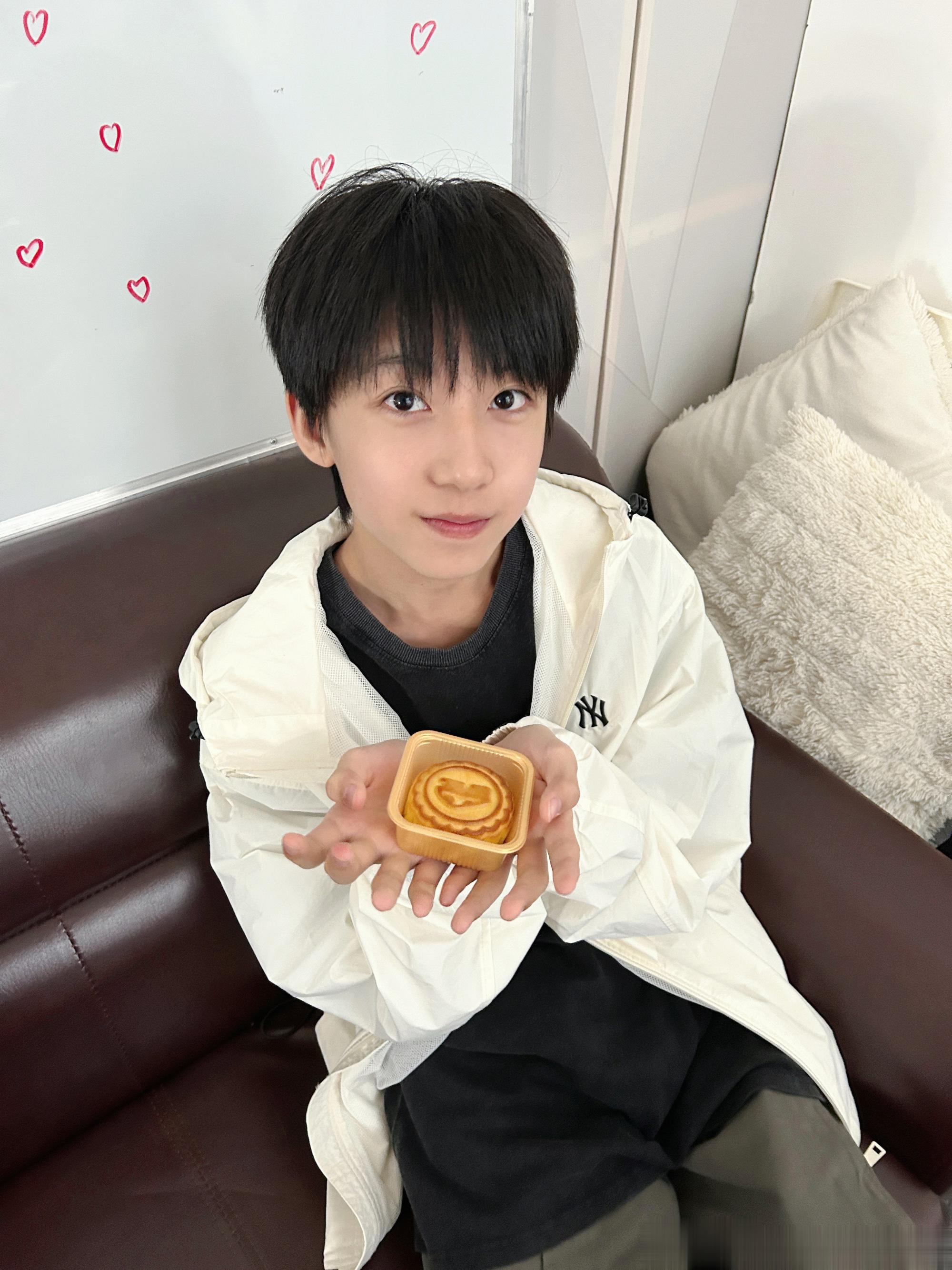 #杨博文YBW[超话]#🦙#杨博文 王牌主舞#  🦙  #杨博文最强主舞# 