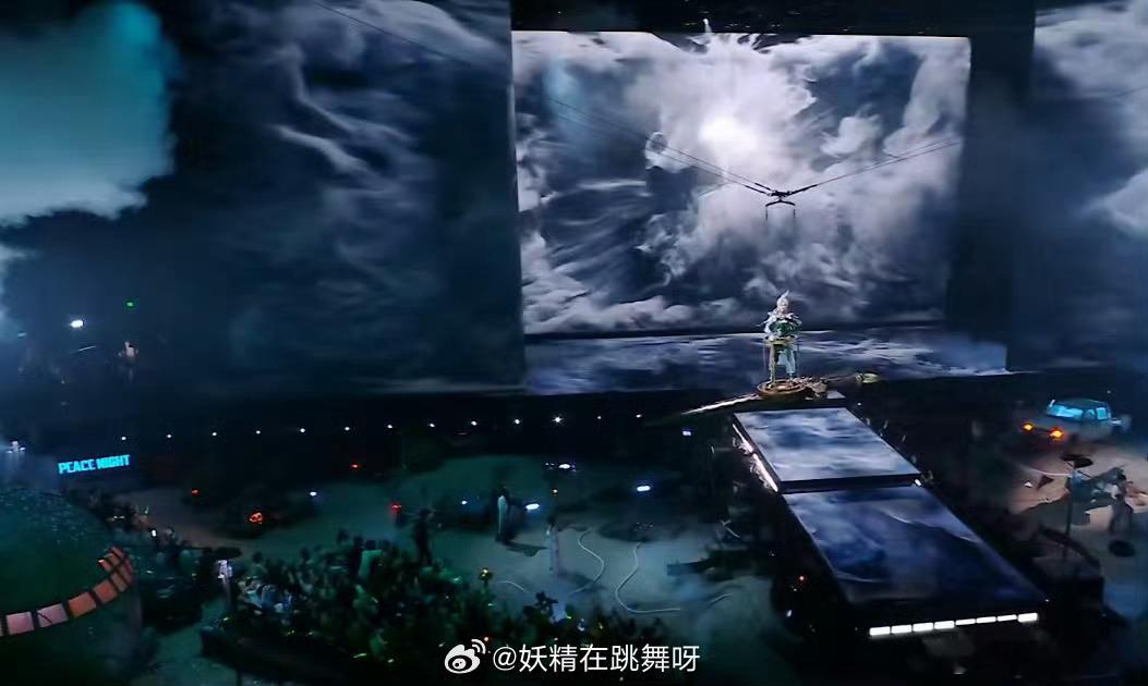 吴磊刺激之夜剑来联动舞台刺激之夜这一段舞台感染力直接拉满。伏羲圣卦扮相意气风发，