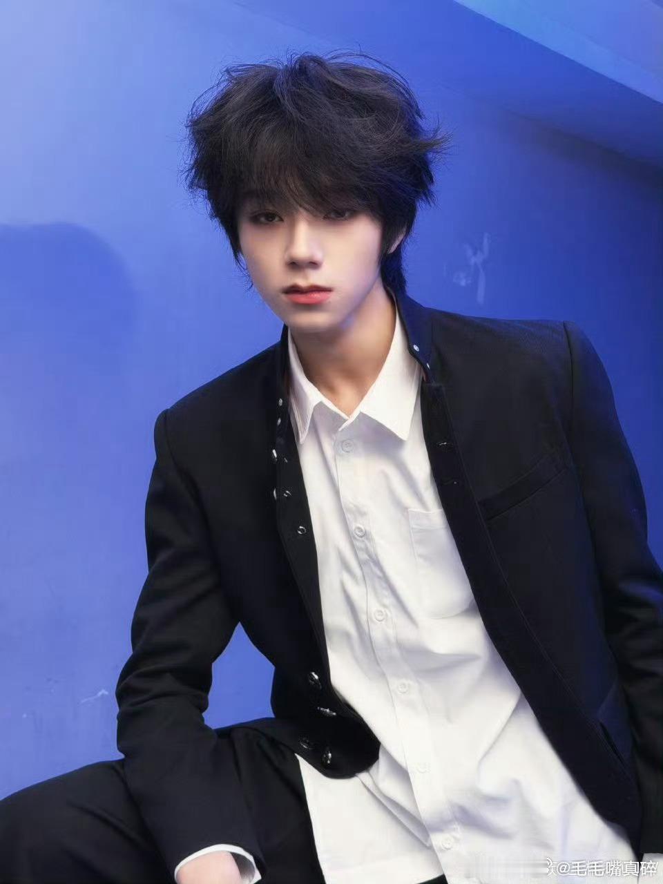 王橹杰高会又在给粉丝报备的王橹杰真的好好啊！每次听到都心里暖暖的时代峰峻照顾好小