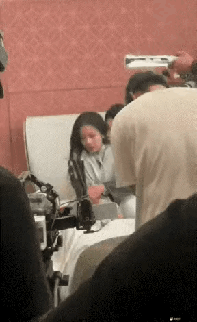 至今为止，没有发现长得漂亮的坏处！