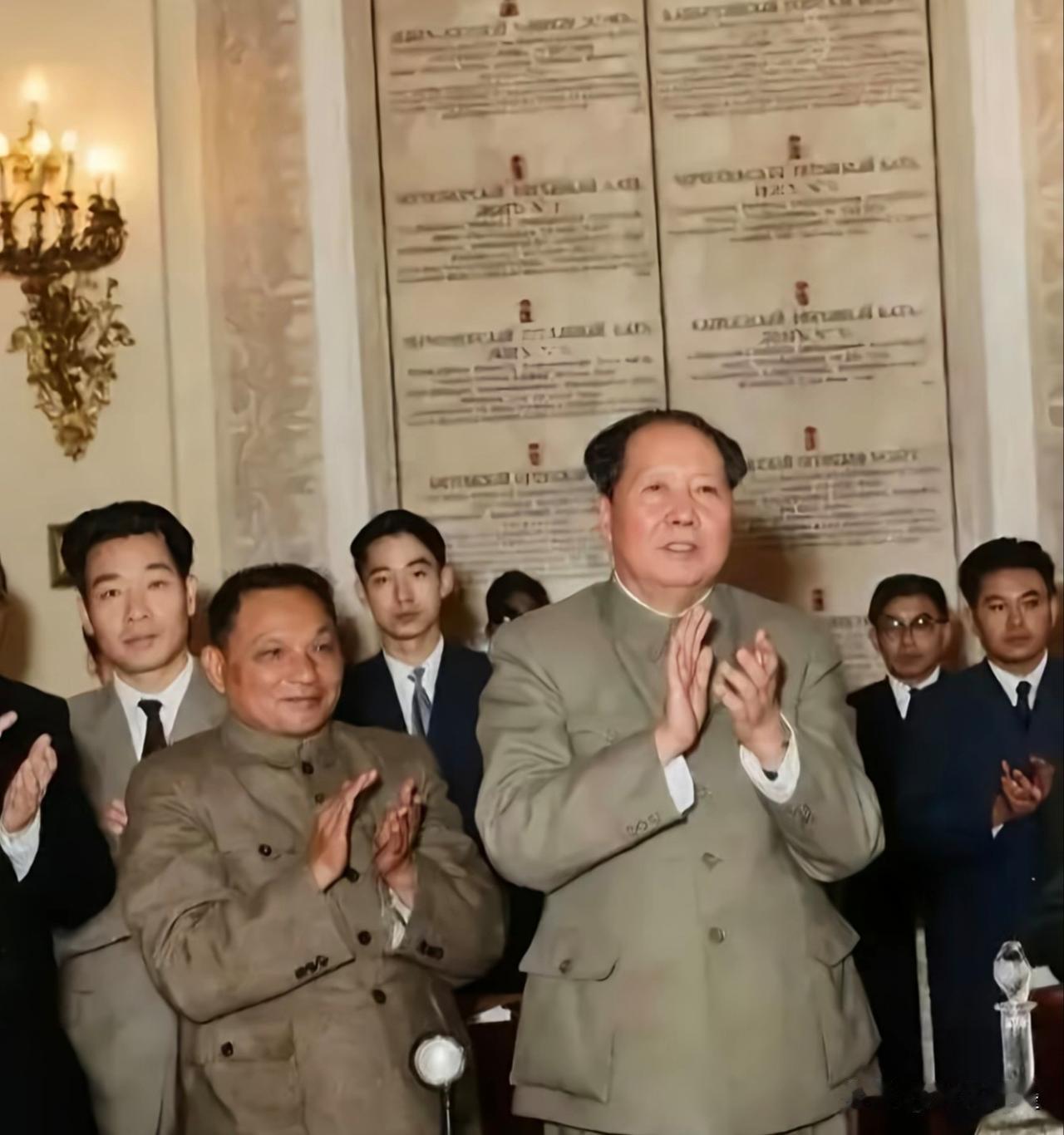 “东方不亮西方亮，黑了南方有北方，我们总有出路！”