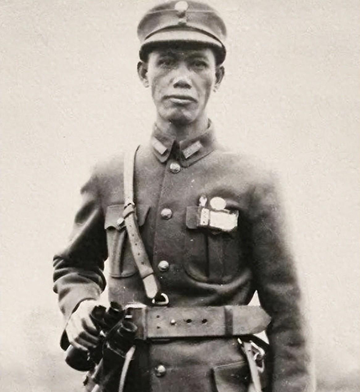 参加南昌起义后投向蒋介石，他率领五千人叛变，为何后来新中国成立后却能任副主席？