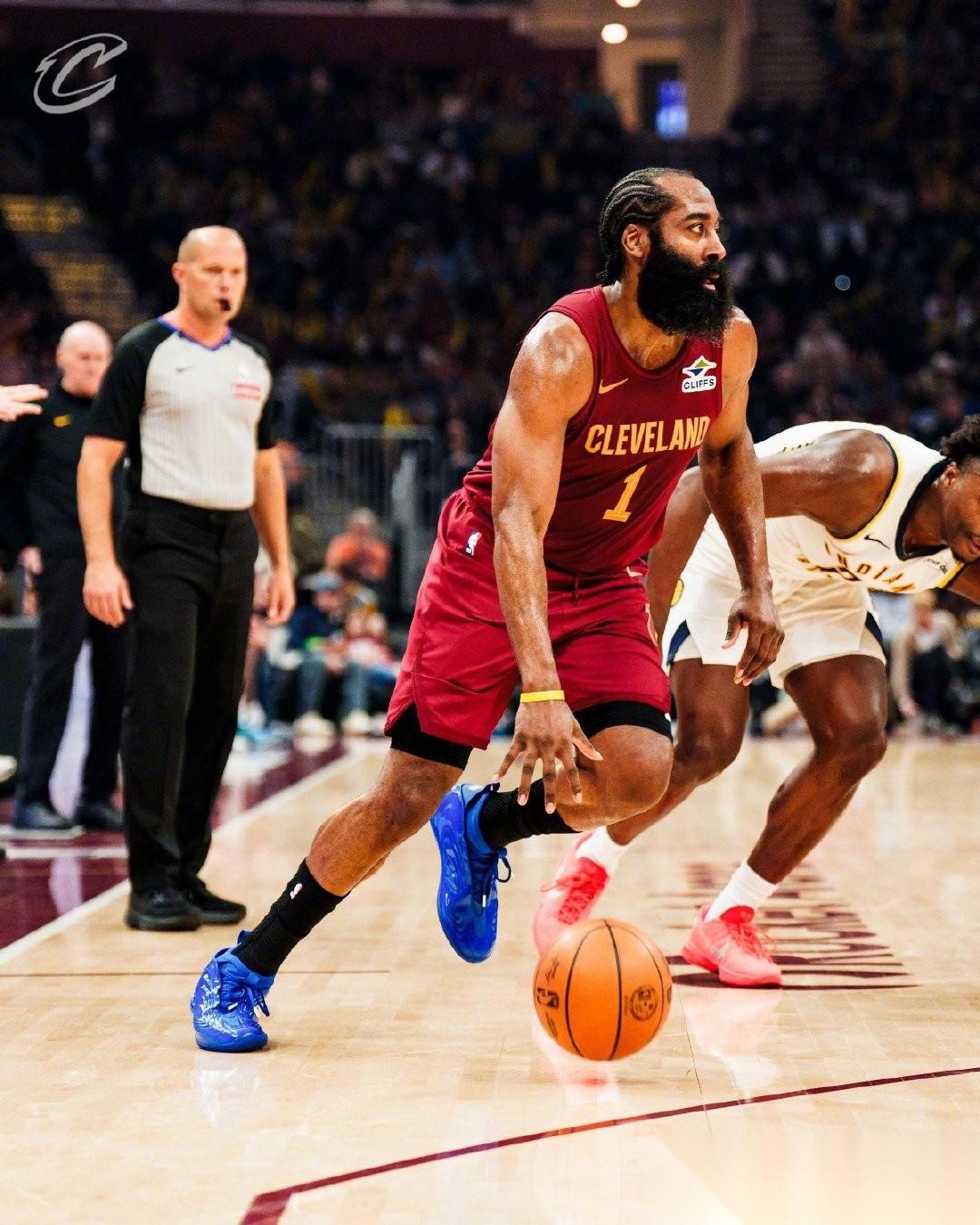 哈登今天又打了34分钟！
准确点说是34分17秒，是骑士队上场时间最多的。没想到