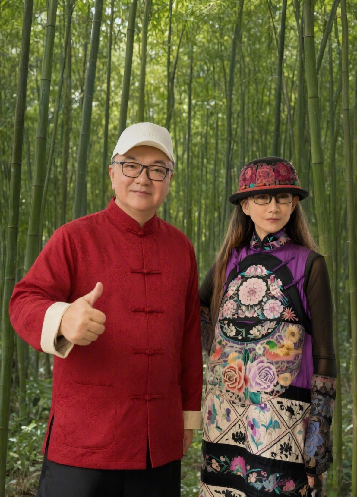 在昆明，有幸见到著名舞蹈家杨丽萍老师。 ​​​