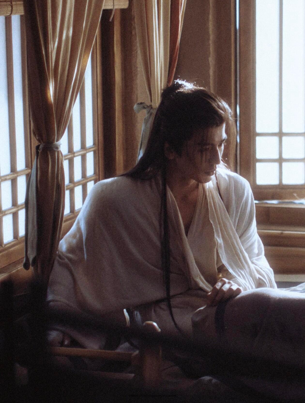 张凌赫给曾庆杰问不会了哈哈张凌赫这波吃瓜直接踹翻剧本！曾庆杰本想神秘清场，结果被