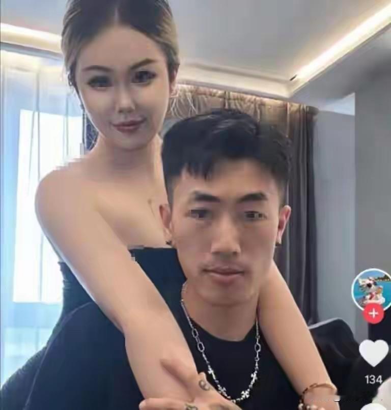 离大谱！青岛某医院深夜上演“全家总动员”，护士加班竞带家属来配药？网友：这胆子是