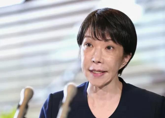 日本终于坐不住了！6月29日，日本媒体称，日本首相高市早苗已要求相关部门启动南鸟