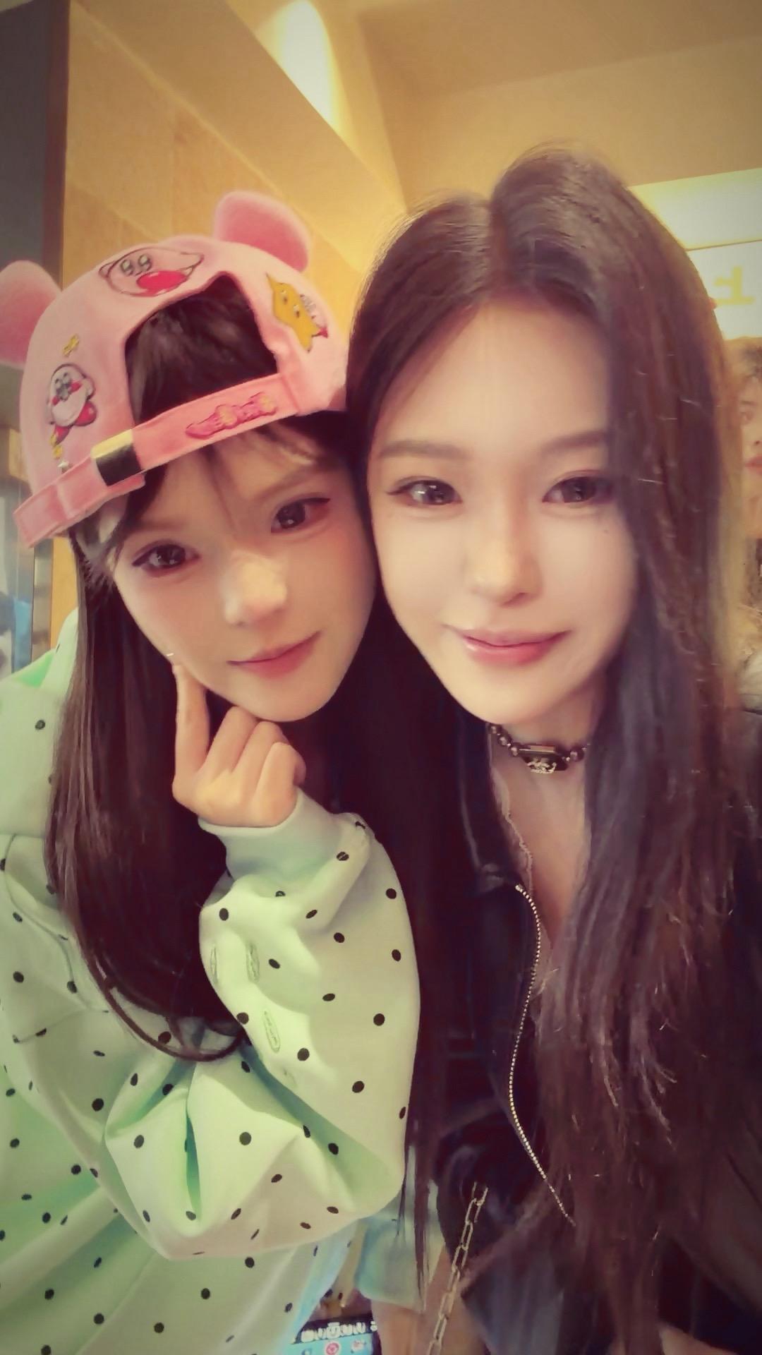 一个可爱的小女孩儿