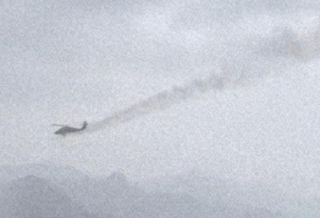 忙活了一整夜，搜救F-15E飞行员的结果终于出来了：两架"黑鹰"被打得千疮百孔，