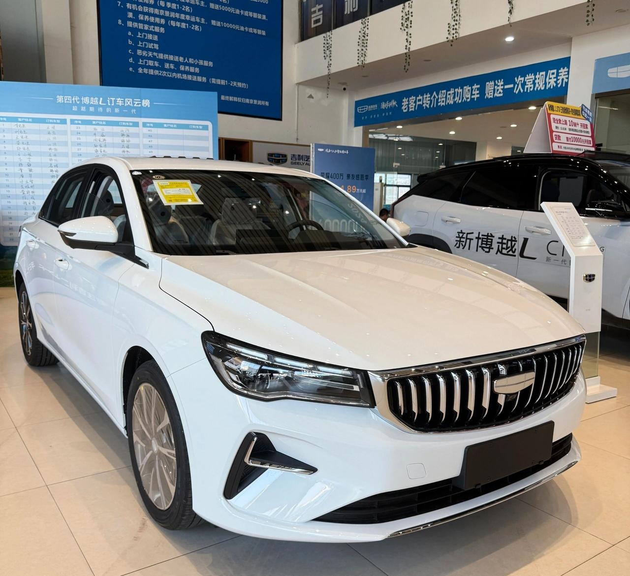 4.88 万 vs5.59 万！国产合资代步车内卷，选手动还是自动？代步车市场杀