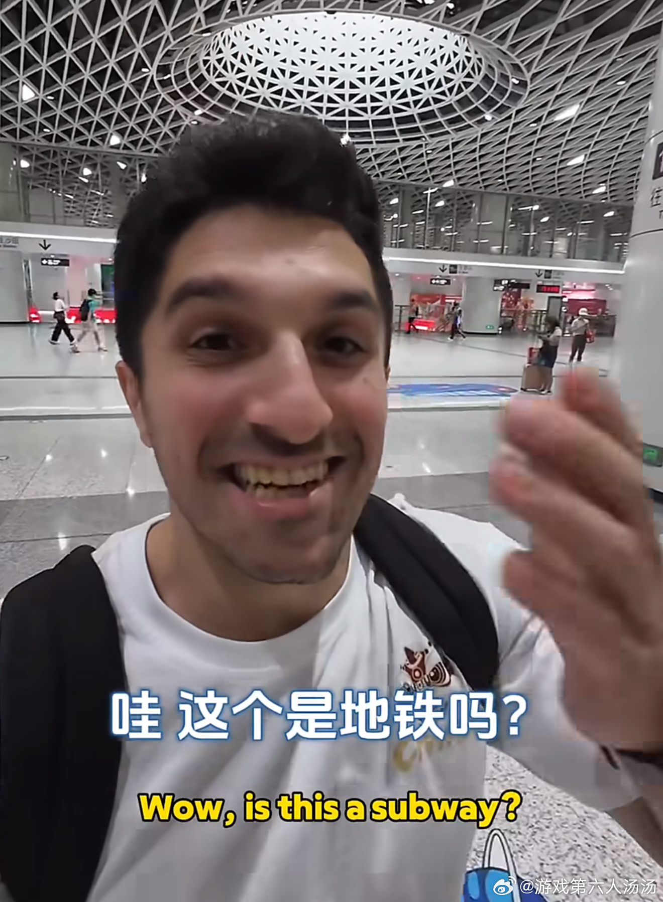 突然觉得地铁好牛 以前天天挤地铁没感觉，现在回到小县城突然反应过来，这玩意儿也太
