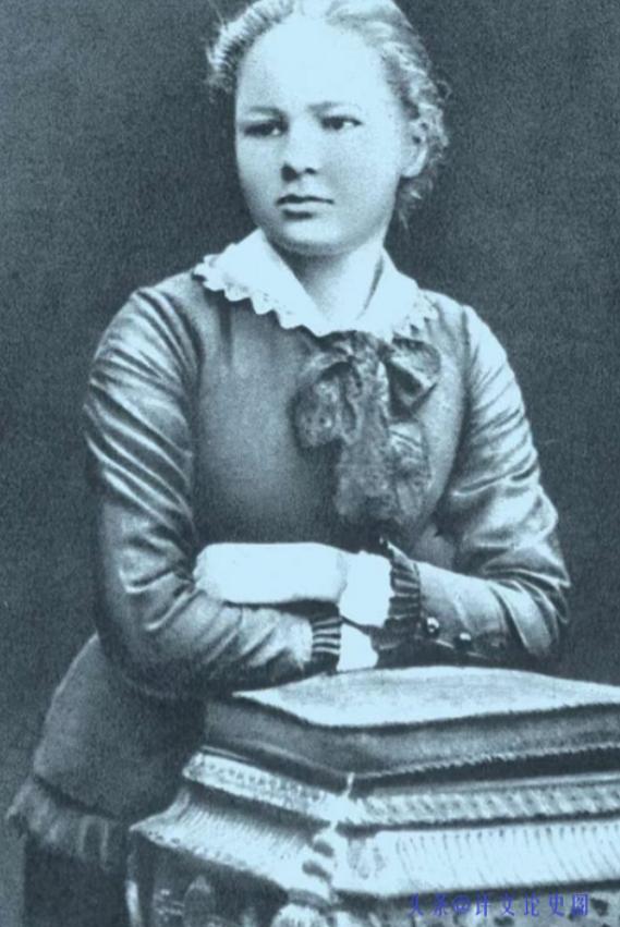 1911年，45岁的居里夫人写给郎之万的情书被曝光，在信中，居里夫人流露出对性的